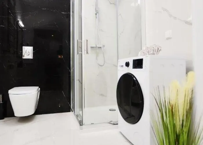 Monika Osiedle Sunset 그르지보보